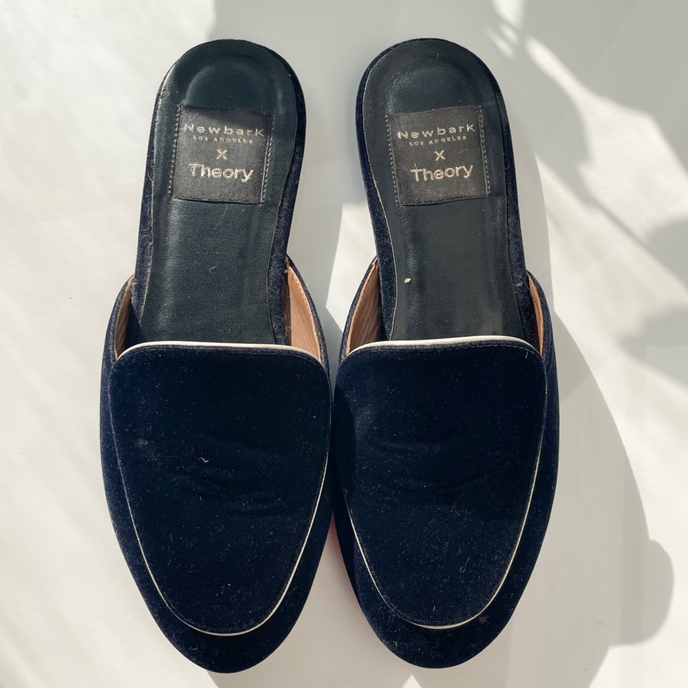 THEORY x NEWBARK navy velvet Liza round-toe mules